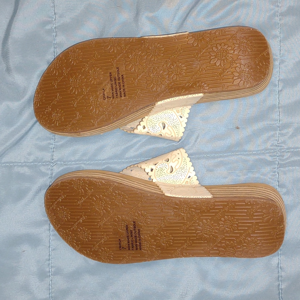 YELLOWBOX Crayla Sandals in Ivory - Picture 10 of 15
